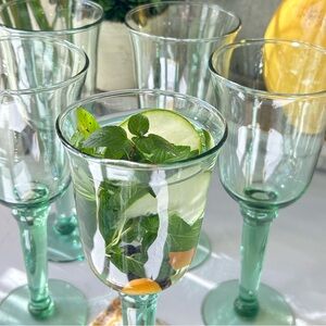 🌴Gorgeous Vintage La Mediterranean Spanish Hand-Blown Green Glass Goblet -5 pcs